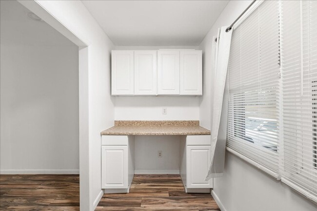 Building Photo - Charming, recently renovated 3-bed, 2.5 bath Ranch for rent in Milford, $2,200/month. Available e...