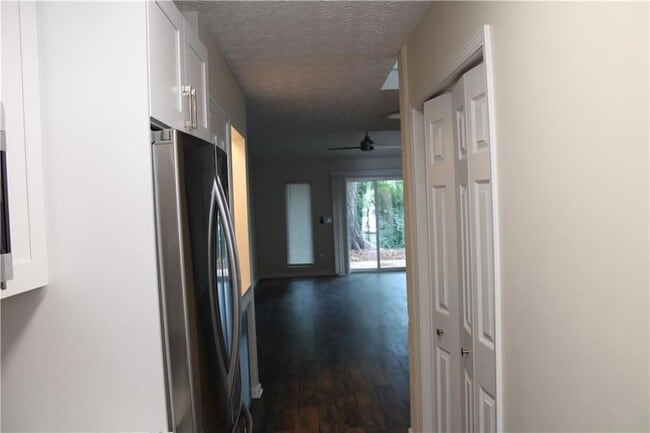 Building Photo - 211 Goshen Ln