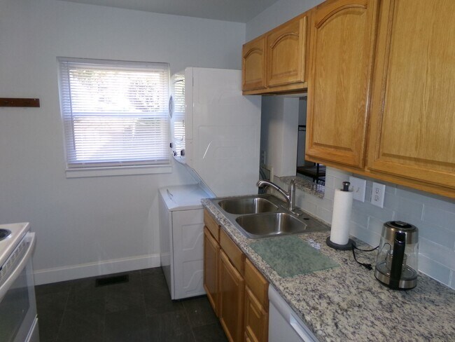 Building Photo - 2507 Miller Park Cir
