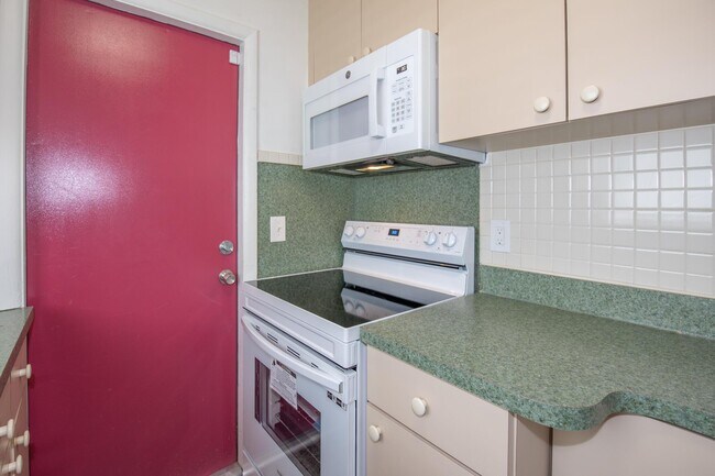 Building Photo - 101 S Palmway