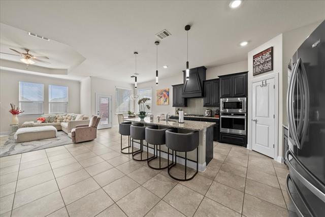 Building Photo - 1321 Benavites Dr