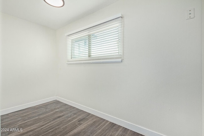 Building Photo - 4414 S Newberry Rd