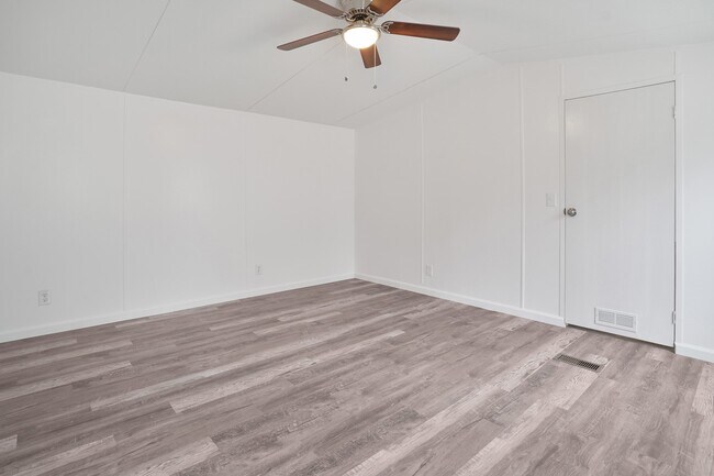 Building Photo - 21950 Caney Dr