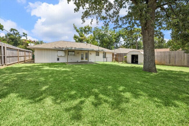 Building Photo - 4509 Libbey Dr