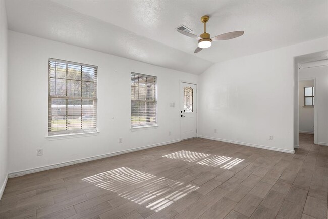 Building Photo - 2375 Shadow Ln