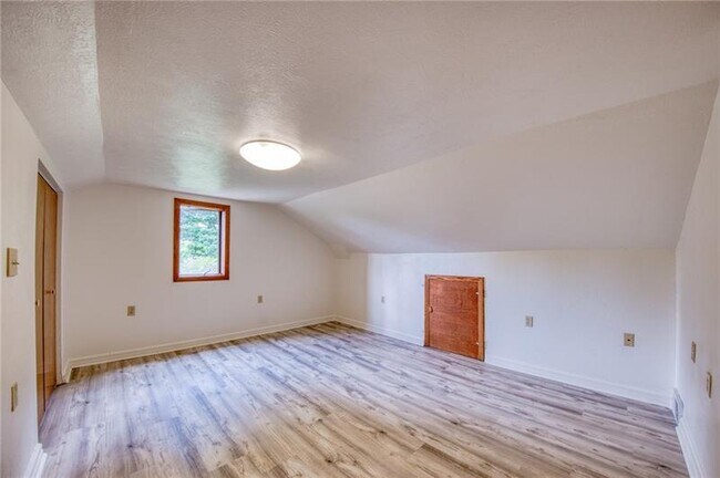 Building Photo - 4465 Mt Troy Rd Ext