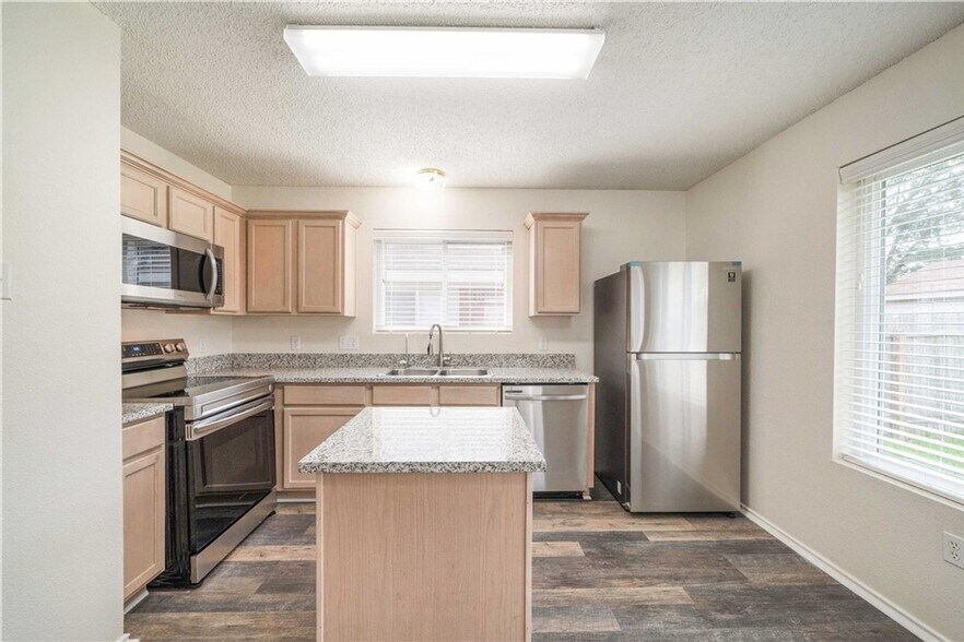 Building Photo - 20902 Gelding Ln