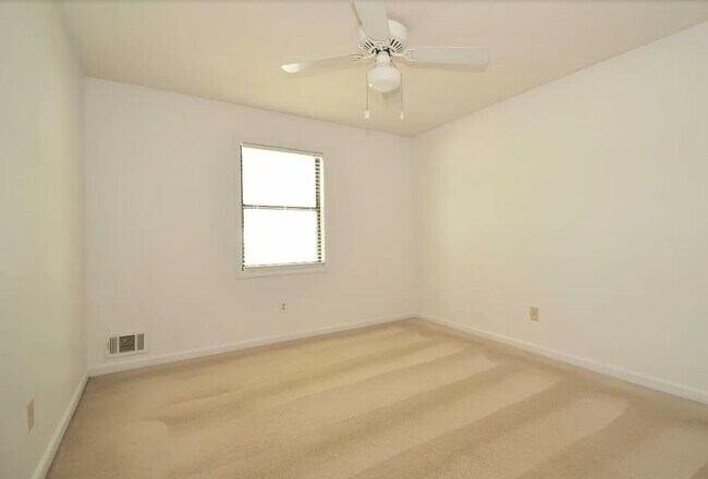 Building Photo - 1495 Haynes Ct SW
