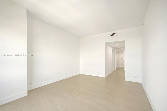 Building Photo - 251 Crandon Blvd