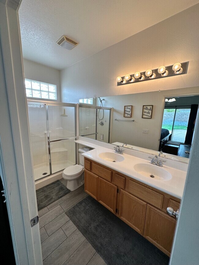 Building Photo - 40569 Morris St