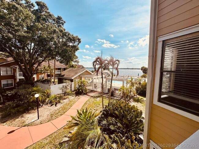 Building Photo - 225 S Tropical Trail