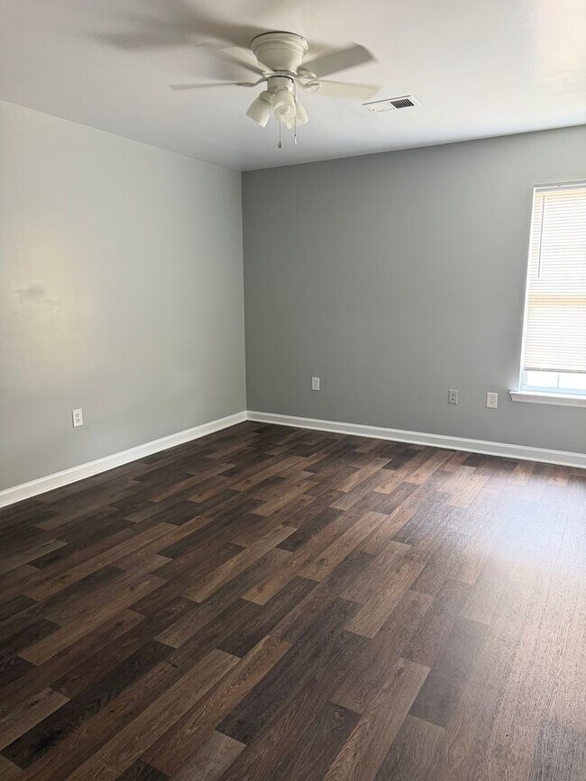 Building Photo - THE VILLAS III-A
