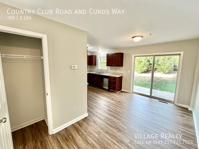 Building Photo - 705 Country Club Rd