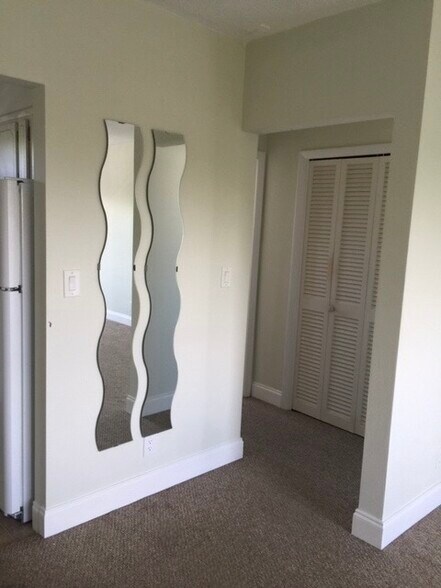 Building Photo - 2420 Johnson St