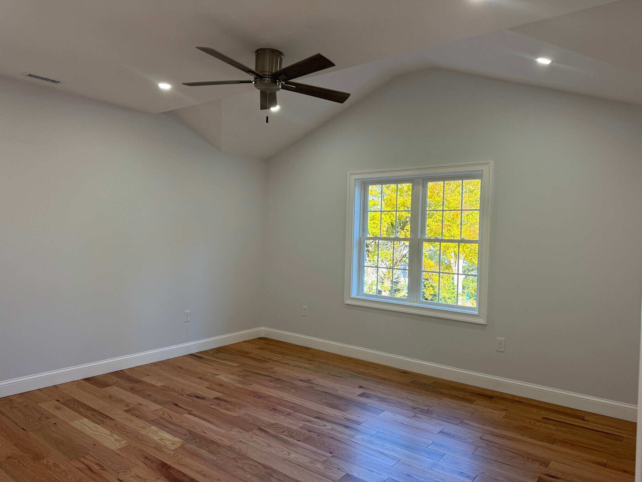 Building Photo - 8 Elton St