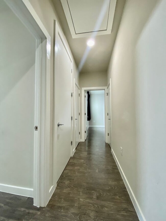 Building Photo - Beautiful Home Move in Ready Located minutes from Southtown!