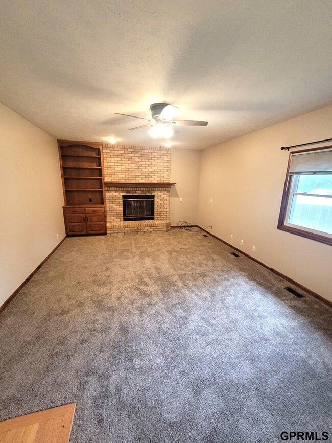 Building Photo - 303 Pierce St