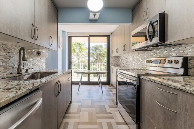 Building Photo - 290 174th St St