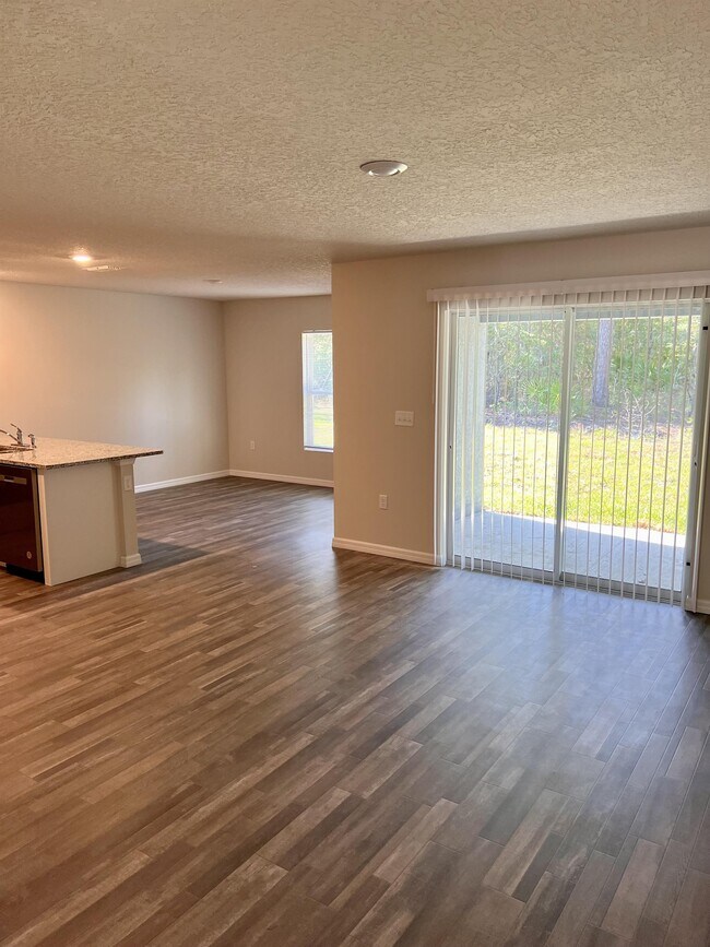 Building Photo - 6652 N Bedstrow Blvd