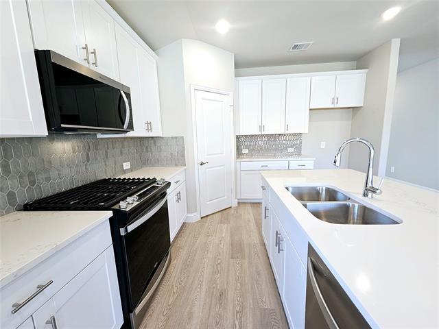 Building Photo - 2109 Gustavus Dr