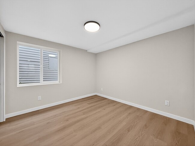 Building Photo - 925 N 75th St