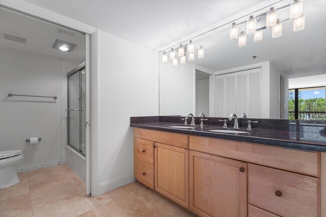 Building Photo - 4740 S Ocean Blvd