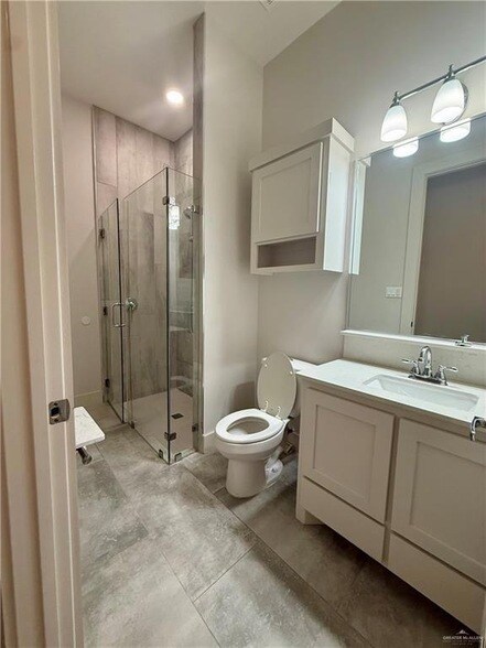 Building Photo - 3403 Lago Washington