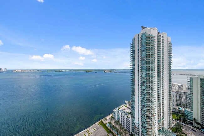 Building Photo - 1200 Brickell Bay Dr