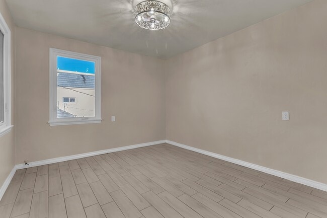 Building Photo - 16865 Bayview Dr