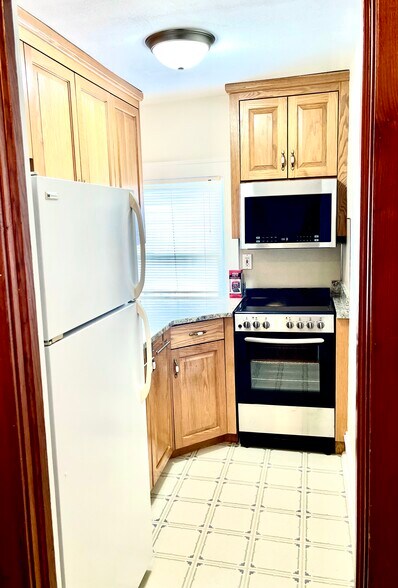 Building Photo - 50 Bretton Rd