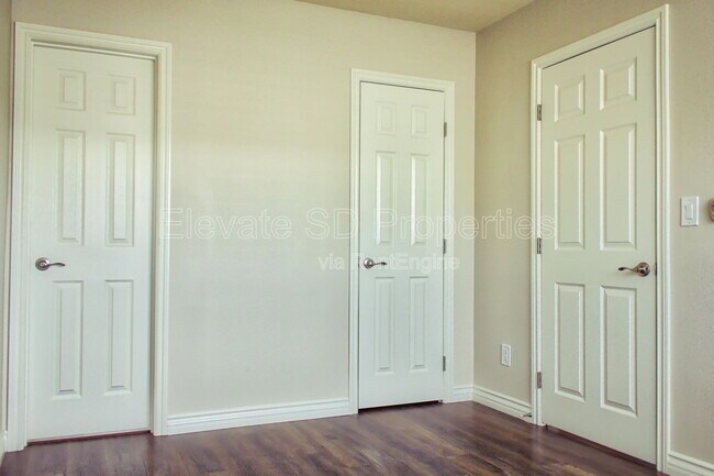 Building Photo - 2727 1/2 G Street