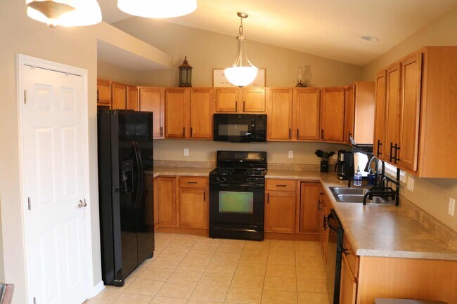 Building Photo - 12737 Wheeler St