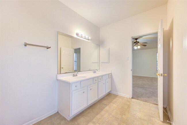 Building Photo - 21735 Oakbridge Park Ln