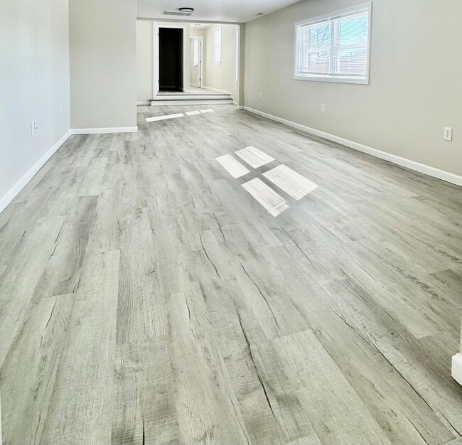 Building Photo - 1070 Hightop Rd