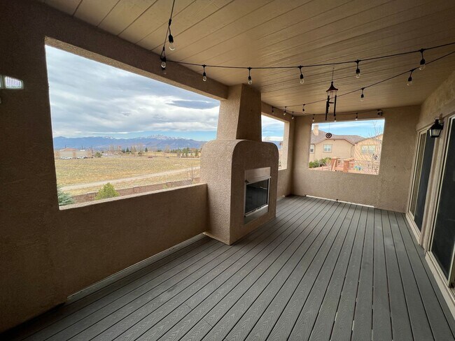 Building Photo - Spacious Ranch Style in Flying Horse with INCREDIBLE VIEWS of Pikes Peak!
