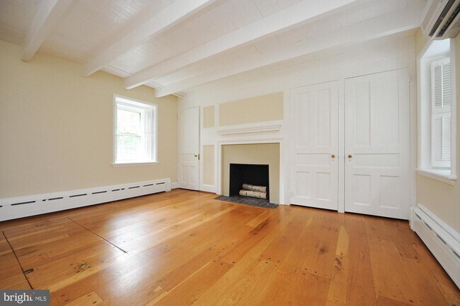 Building Photo - 1420 Creek Road Trail