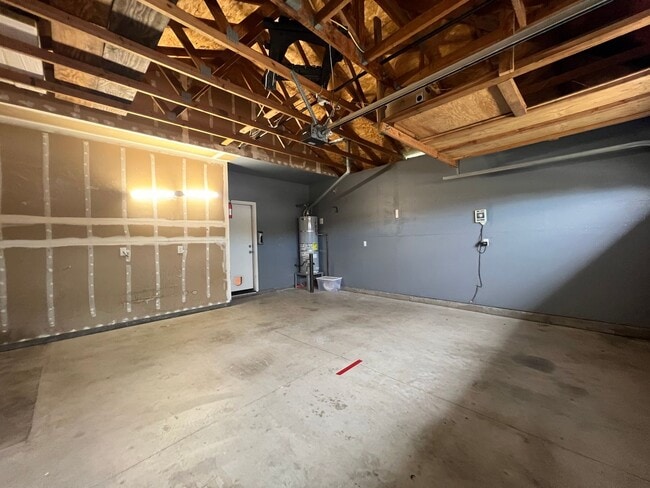 Building Photo - Beautiful 3 Bed, 2 Bath Home