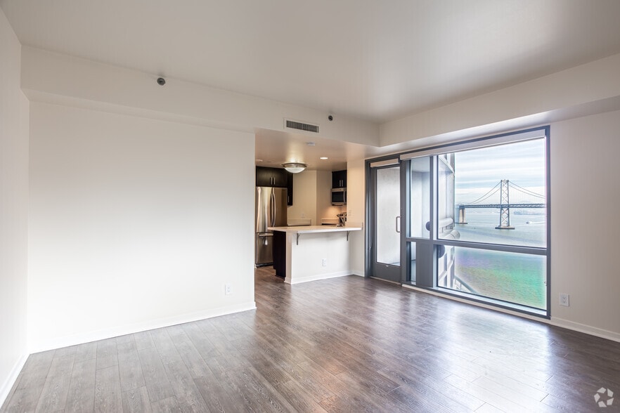 Studio - Embarcadero 1 - Towers at Rincon