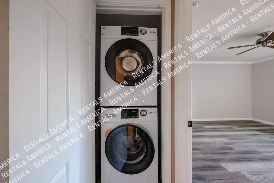 Building Photo - 8260 E Arabian Trail