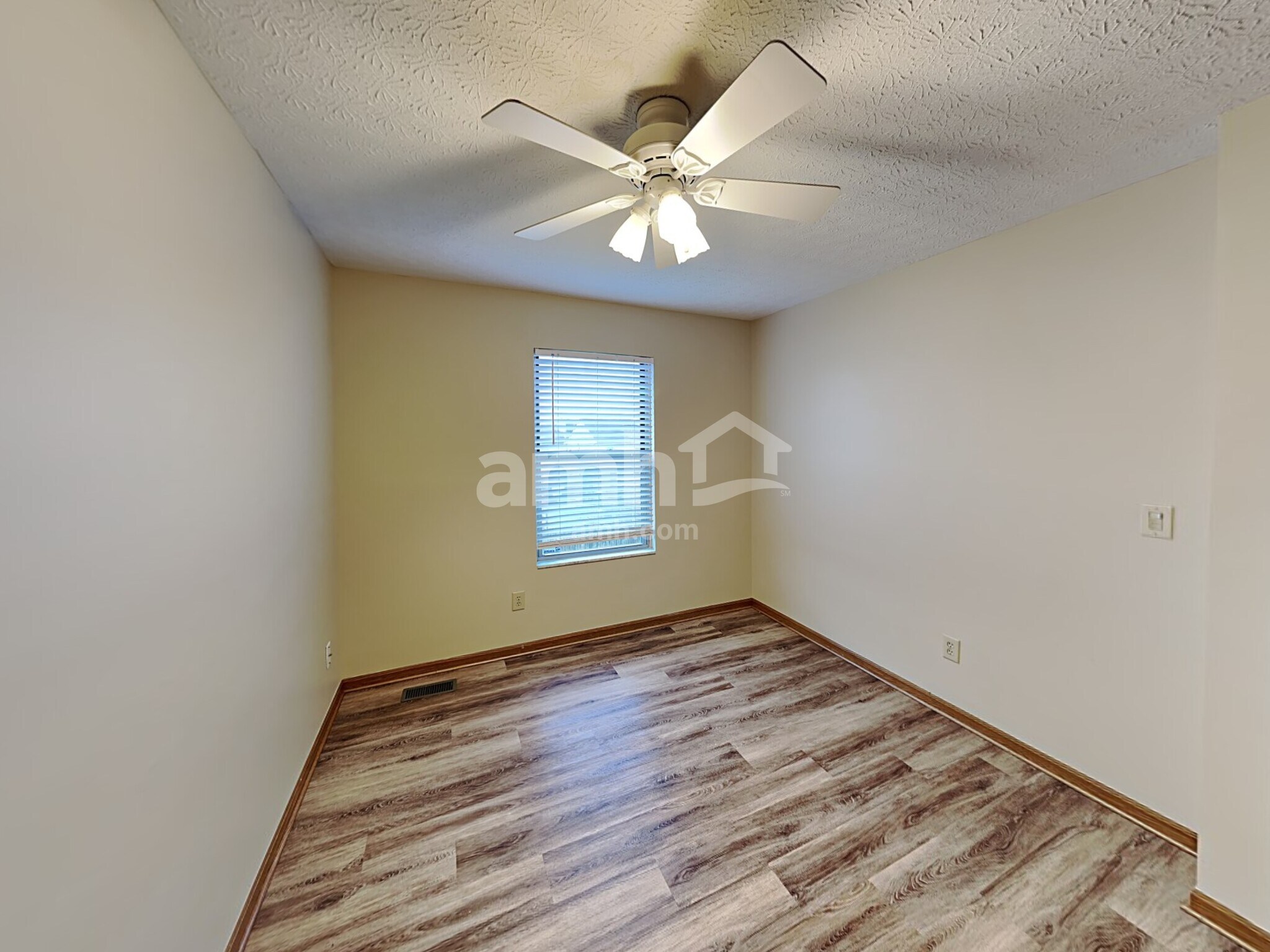 Building Photo - 3047 Hollybank Rd