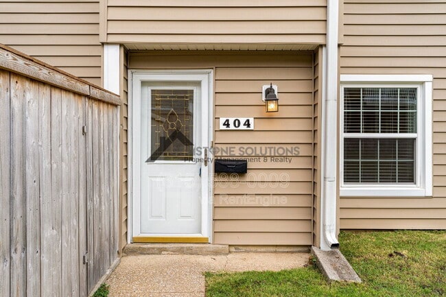 Building Photo - 404 Granville Rd