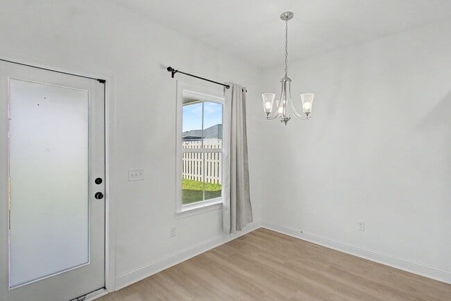 Building Photo - 248 Buckingham Dr