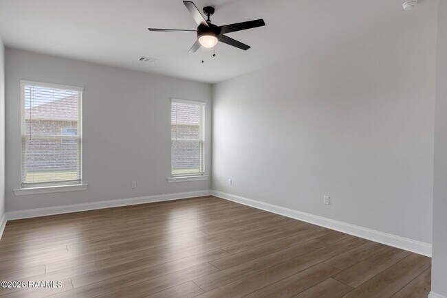 Building Photo - 106 Bejeweled Ave