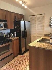 Building Photo - 1050 Crystal Way