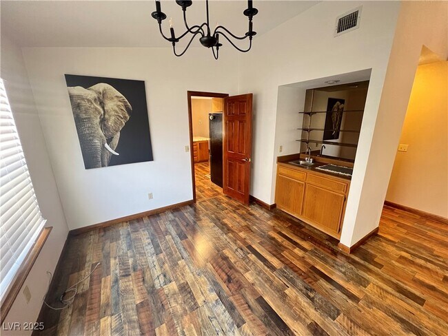 Building Photo - 5242 Dickens Dr