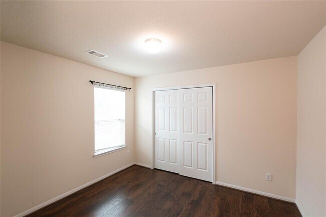 Building Photo - 9960 Yearling Pl