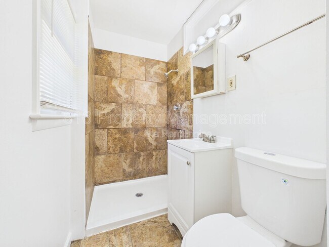 Building Photo - 7800 E 91 St