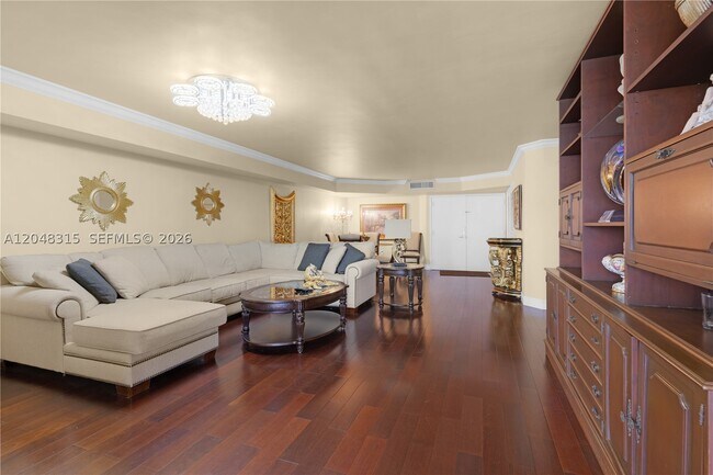 Building Photo - 6423 Collins Ave