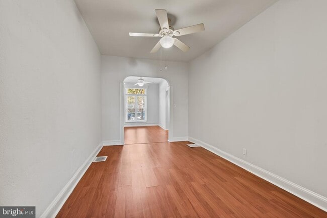 Building Photo - 733 S Conkling St