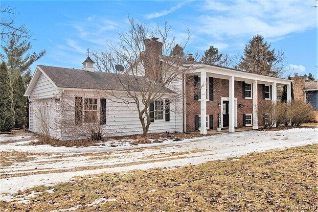 Building Photo - 13428 Sequoia Ln